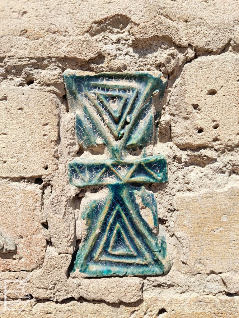 Wnętrzarskie inspiracje płytki glazurowane jaskółczy ogon - Uzbekistan - Detal