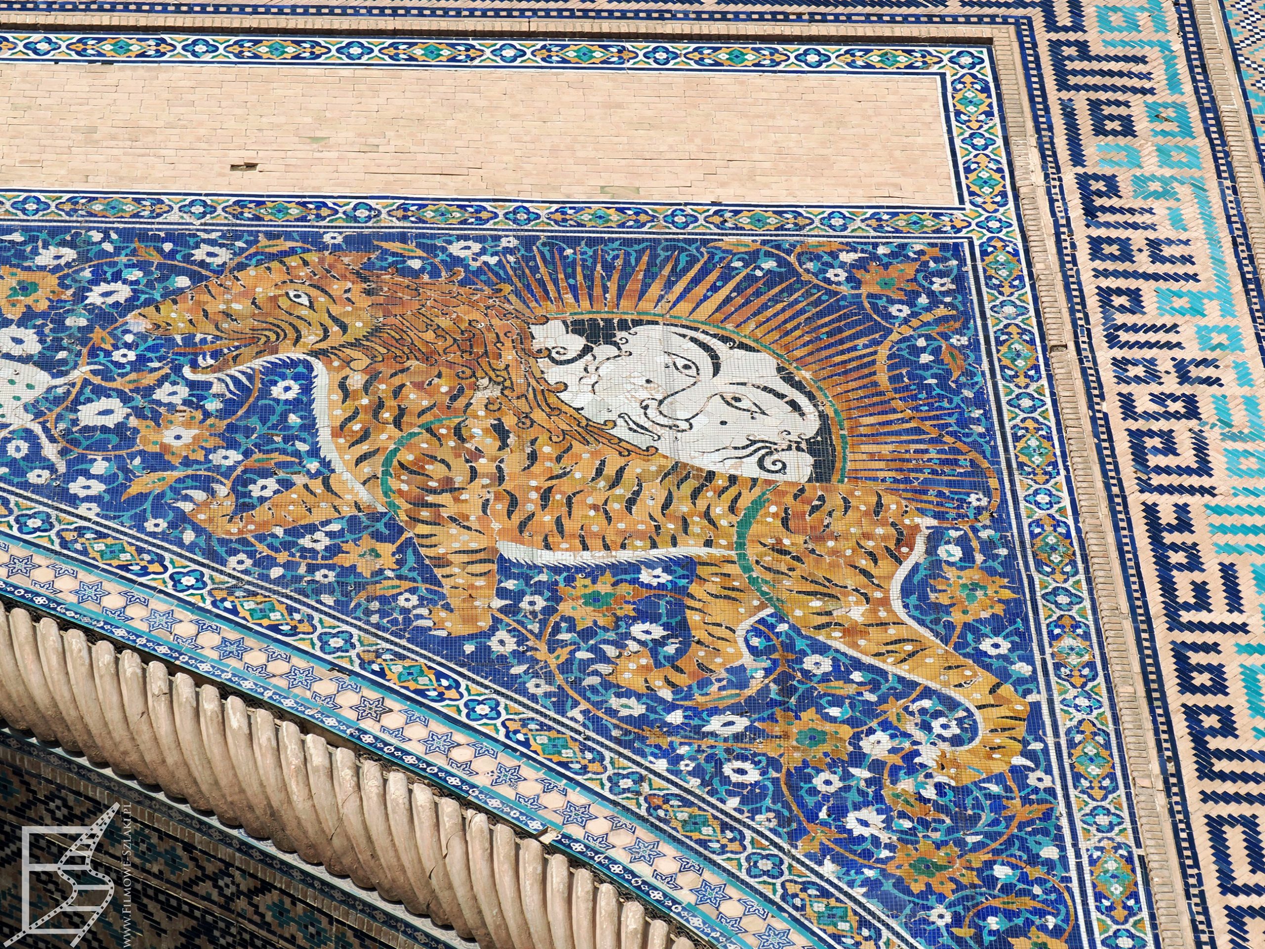 Detal z ejwanu medresy Sher-Dor w Registanie w Samarkandzie